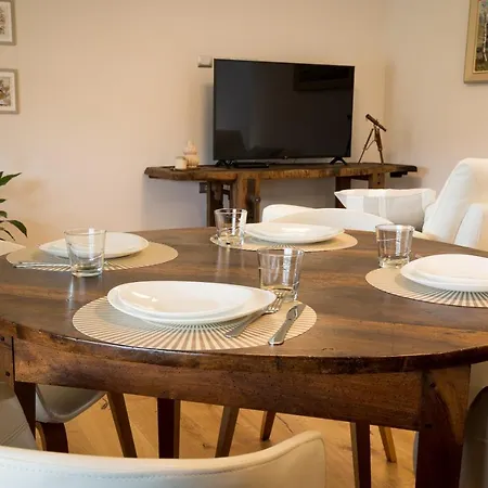La Rose Du Prevot Apartment *
